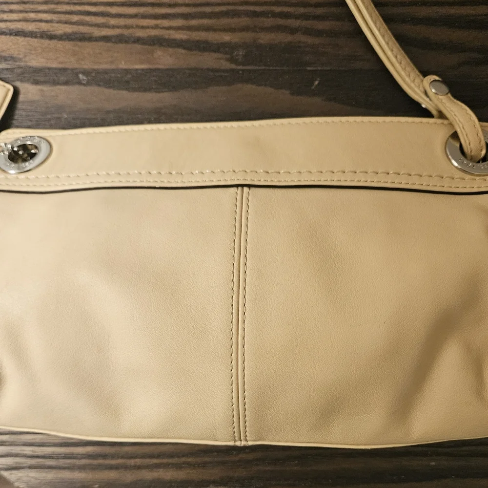 Coach Cream Wristlet Clutch - Picture 10 of 10